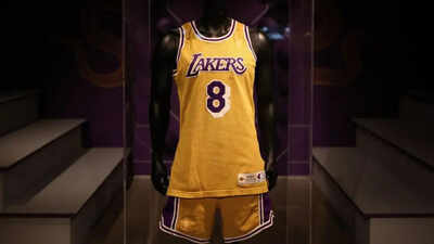 Kobe Bryant’s rookie Los Angeles Lakers jersey sells for record $7 million—a legend’s legacy in gold and purple